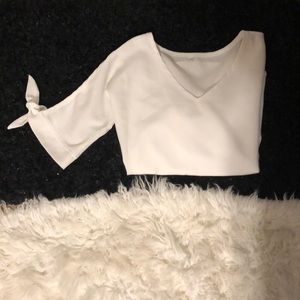 White v neck with tie sleeves